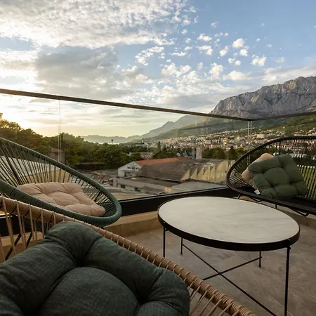 Amfora-modern With Pool 马卡尔斯卡