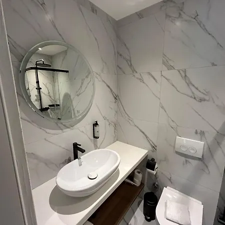 Amfora-modern With Pool Апартаменти
